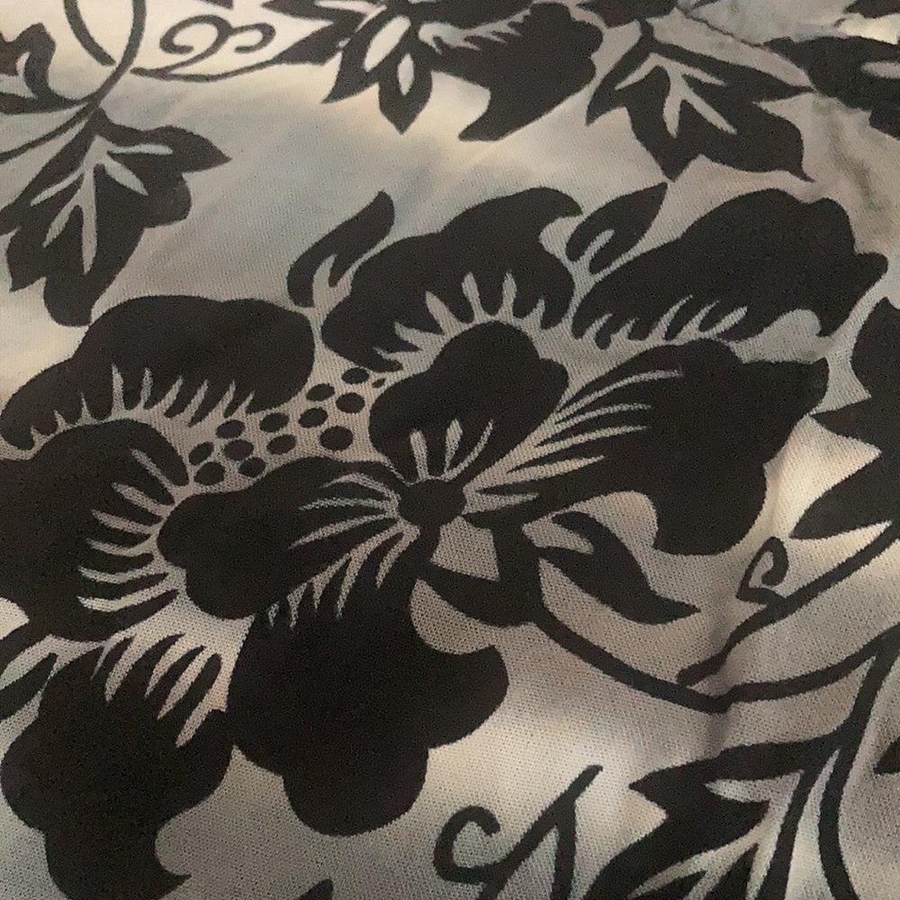 100% Rayon Top - Picture 4 of 4